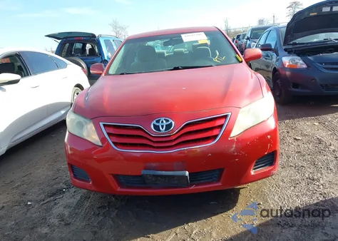 2011 Toyota Camry Le z USA, uszkodzony, nr VIN 4T4BF3EK4BR112977
